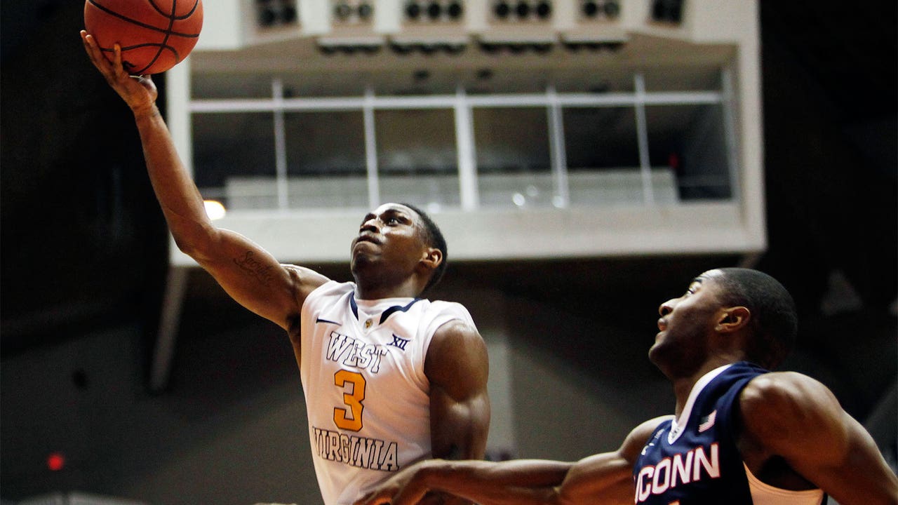 West Virginia upsets No. 17 UConn to win Puerto Rico Tip-Off